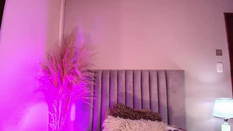 Nora Da Silva online show from September 10, 12:33 am