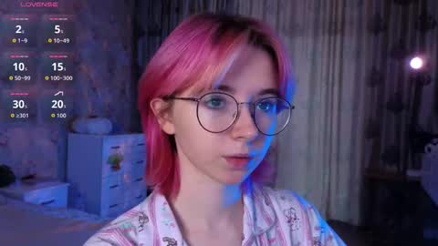 Snapshot of nora_failure chatting on October 6, 6:20 am Nora Failure online show from October 6, 6:20 am
