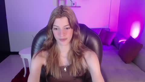Snapshot of nora_vennucci chatting on February 5, 7:10 pm Nora online show from February 5, 7:10 pm