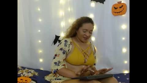 Snapshot of norapaker chatting on October 14, 8:34 pm norapaker online show from October 14, 8:34 pm