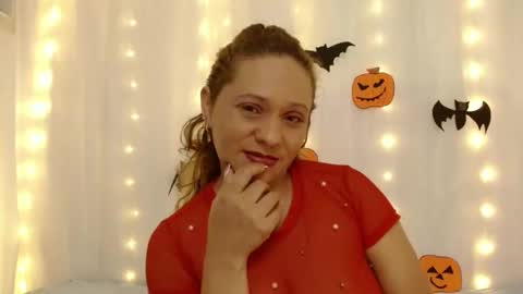 Snapshot of norapaker chatting on October 8, 10:05 pm norapaker online show from October 8, 10:05 pm