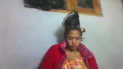 nosminah01 online show from September 15, 1:29 am