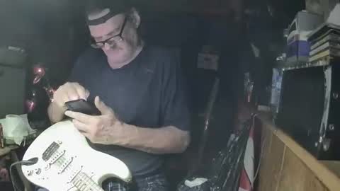 notflamingfart online show from April 6, 10:00 pm