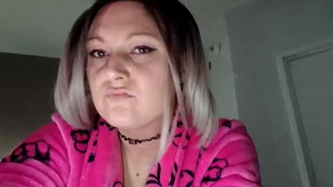 notouchmami online show from November 1, 9:08 am