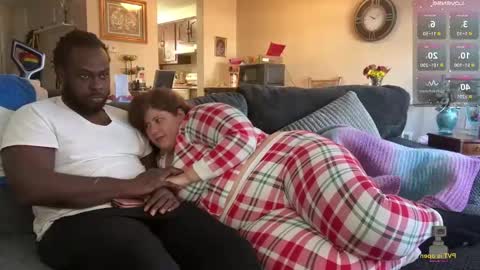 NotUrBabyMoms online show from November 16, 4:53 pm