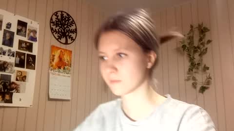 Sari  It is my first day  online show from February 28, 3:27 pm