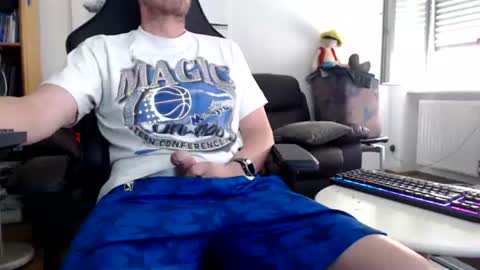 nursefan online show from June 16, 1:15 pm