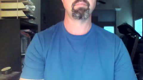 nvrenuff1979 online show from April 3, 11:28 am