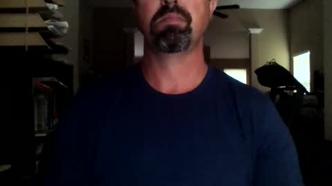 nvrenuff1979 online show from April 6, 12:06 pm