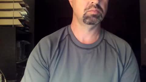 nvrenuff1979 online show from October 23, 9:44 am