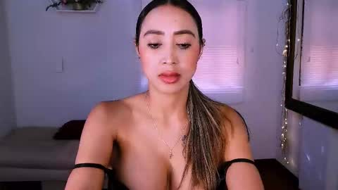 Nycole online show from October 31, 12:49 pm