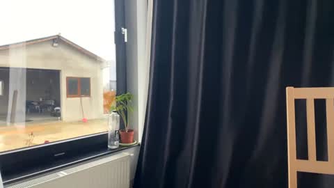 Nicol online show from November 18, 12:52 pm