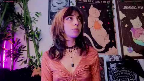   online show from March 25, 7:42 pm