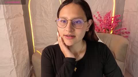 Snapshot of nyx_tamy_tx chatting on October 1, 1:10 pm Online 800 to 1400 online show from October 1, 1:10 pm