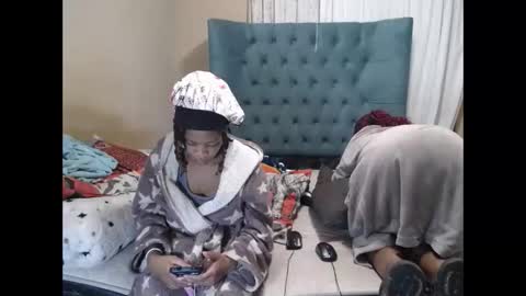 obsessedmimi online show from May 22, 1:01 am