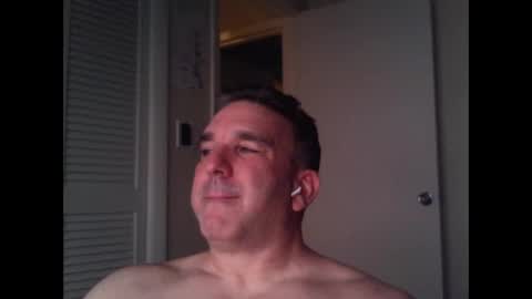 Snapshot of oceanmanx chatting on October 28, 3:51 am Ocean online show from October 28, 3:51 am