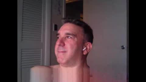 Snapshot of oceanmanx chatting on September 29, 3:27 am Ocean online show from September 29, 3:27 am