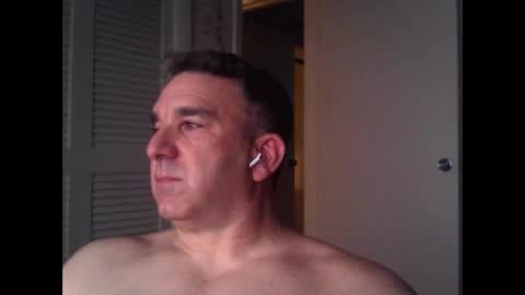 Snapshot of oceanmanx chatting on October 2, 2:43 am Ocean online show from October 2, 2:43 am