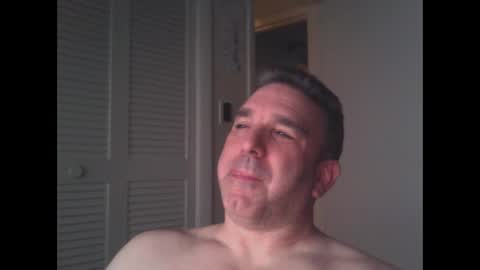 Snapshot of oceanmanx chatting on December 31, 12:43 am Ocean online show from December 31, 12:43 am