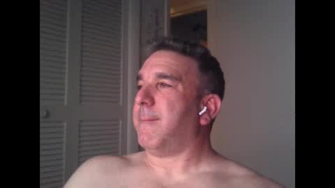 Snapshot of oceanmanx chatting on December 28, 4:51 am Ocean online show from December 28, 4:51 am