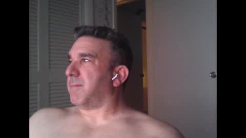 Snapshot of oceanmanx chatting on January 5, 3:43 am Ocean online show from January 5, 3:43 am