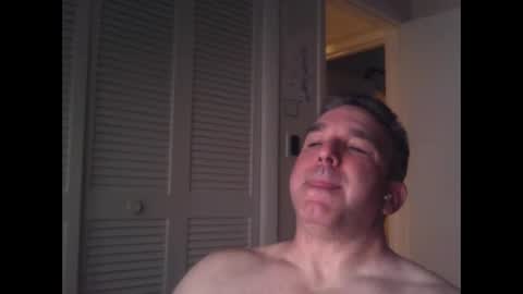 Snapshot of oceanmanx chatting on December 10, 5:28 am Ocean online show from December 10, 5:28 am