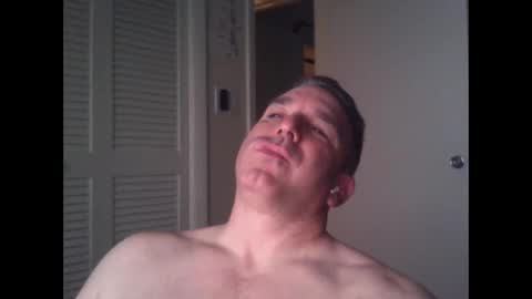 Snapshot of oceanmanx chatting on December 19, 5:40 am Ocean online show from December 19, 5:40 am