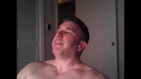 Snapshot of oceanmanx chatting on October 25, 3:29 am Ocean online show from October 25, 3:29 am