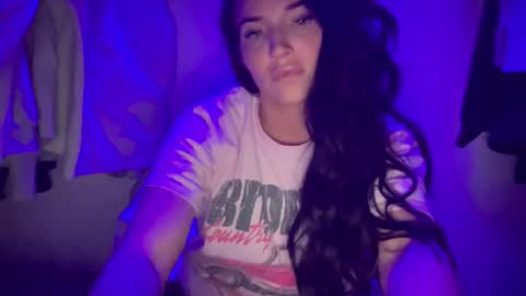 A L A R A  online show from November 18, 3:31 am