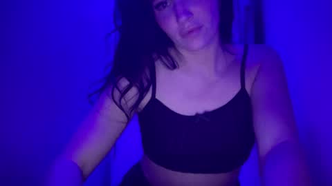 A L A R A  online show from November 27, 3:03 am