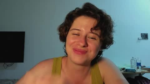 Evie online show from April 14, 5:16 pm