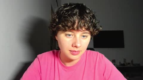 Evie online show from March 15, 11:24 am