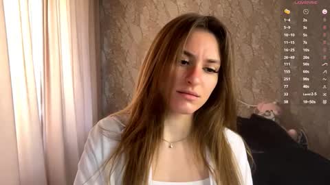 Mia online show from September 25, 9:49 am