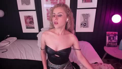 Ana  online show from January 5, 5:27 pm