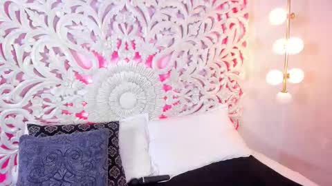 Snapshot of odette_bulgari chatting on October 23, 12:28 pm Ana online show from October 23, 12:28 pm