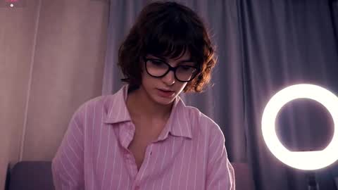 Thea online show from November 9, 7:38 pm