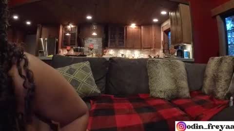 Snapshot of odinn_freyaa chatting on October 31, 12:22 am Odin and Freya online show from October 31, 12:22 am