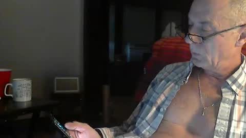 Snapshot of office_slr chatting on December 15, 11:53 pm Officer online show from December 15, 11:53 pm