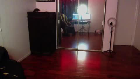 Money online show from October 27, 6:08 pm