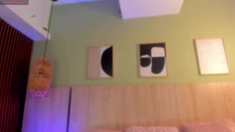 Holly online show from April 14, 11:35 am