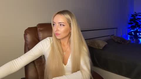 Emma online show from July 2, 8:47 pm