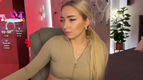 Emma online show from November 1, 1:28 am