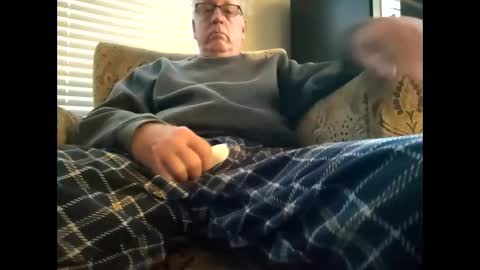 Snapshot of oldsubman chatting on January 4, 12:27 pm oldsubman online show from January 4, 12:27 pm