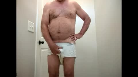 Snapshot of oldsubman chatting on February 6, 6:35 pm oldsubman online show from February 6, 6:35 pm