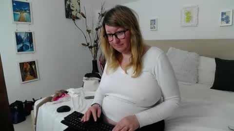 Olga Pavlova online show from March 28, 2:07 pm