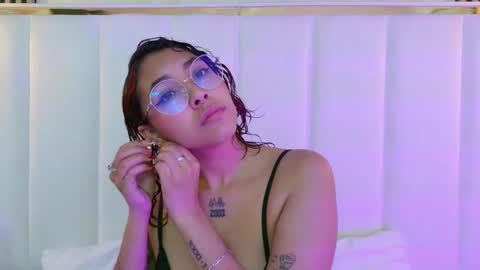 olive  online show from October 7, 4:19 am