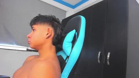 Oliver bray online show from October 28, 7:04 pm