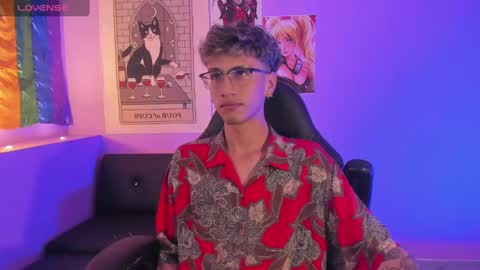 Oliver fast online show from March 9, 8:42 pm