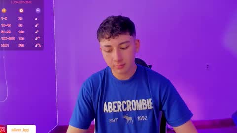 oliveeer online show from December 19, 6:58 pm