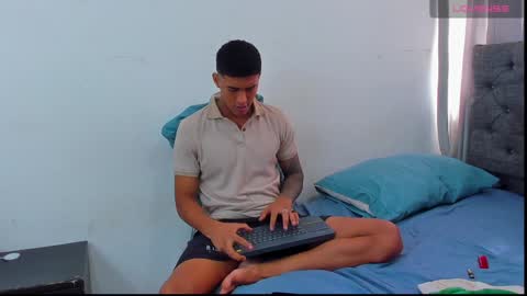 oliver_smith_2 online show from December 26, 4:25 pm